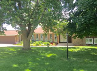 2076 Wayside Pl, Green Bay, WI 54311