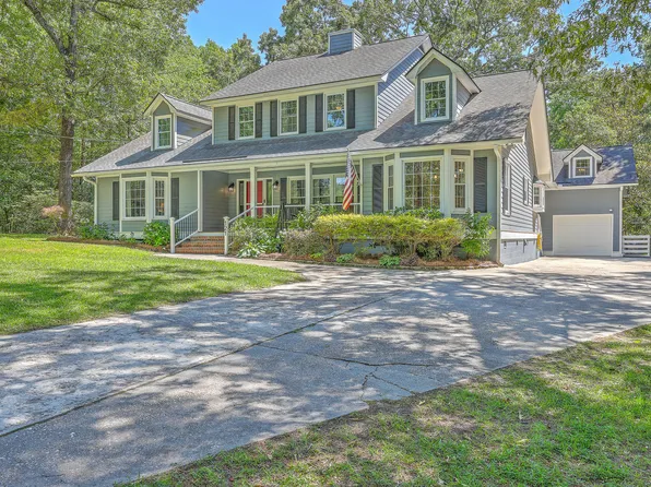 121 Woodland Dr, Summerville, SC 29485