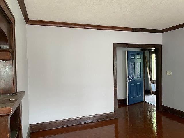1st image of 1615 Oliver Ave N #1