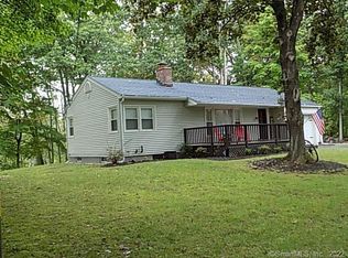10 Blueberry Ln, Sherman, CT 06784