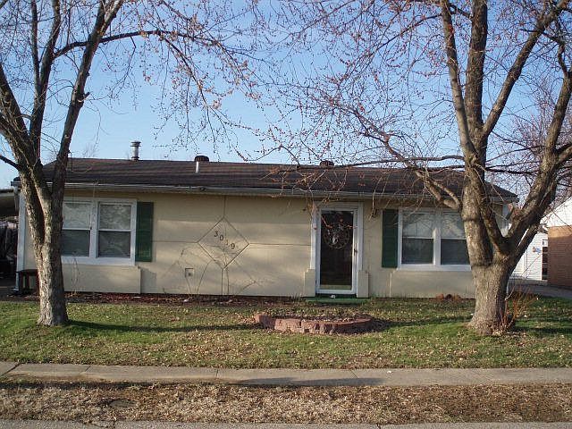 1st image of 3019 E Yellowstone Dr