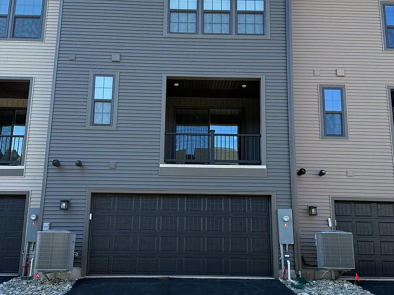 238 E Main St — Photo 14