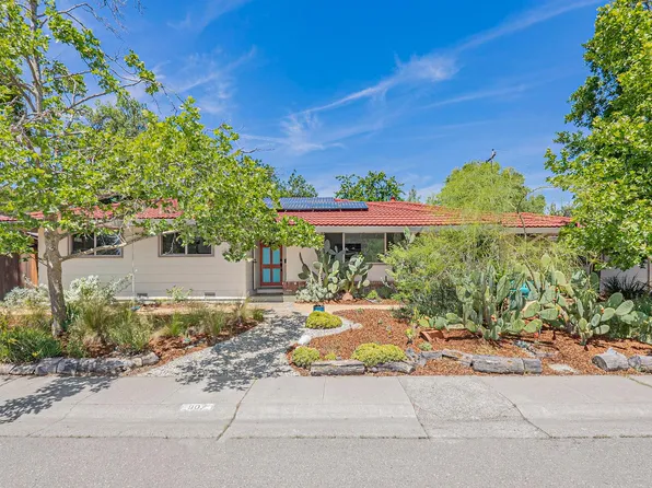 907 Villanova Dr, Davis, CA 95616