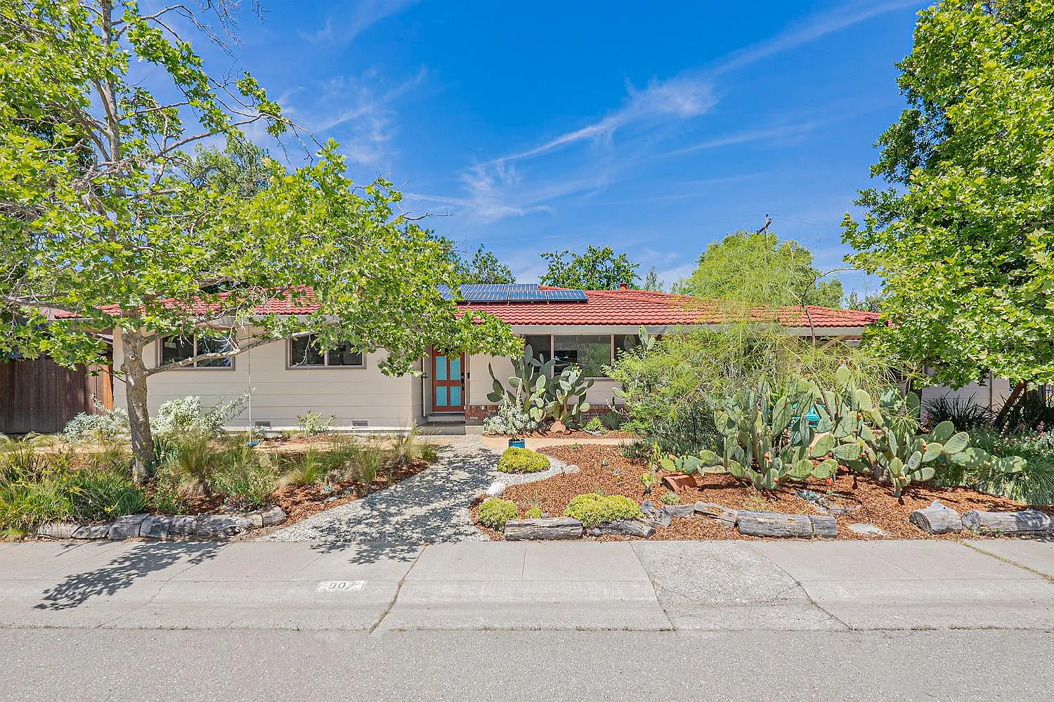 907 Villanova Dr photo 1