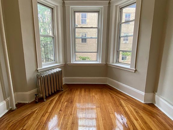 4th image of 30 Hemenway St #19