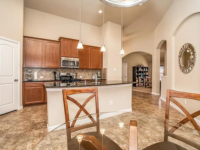 1405 Nightingale Dr — Photo 28