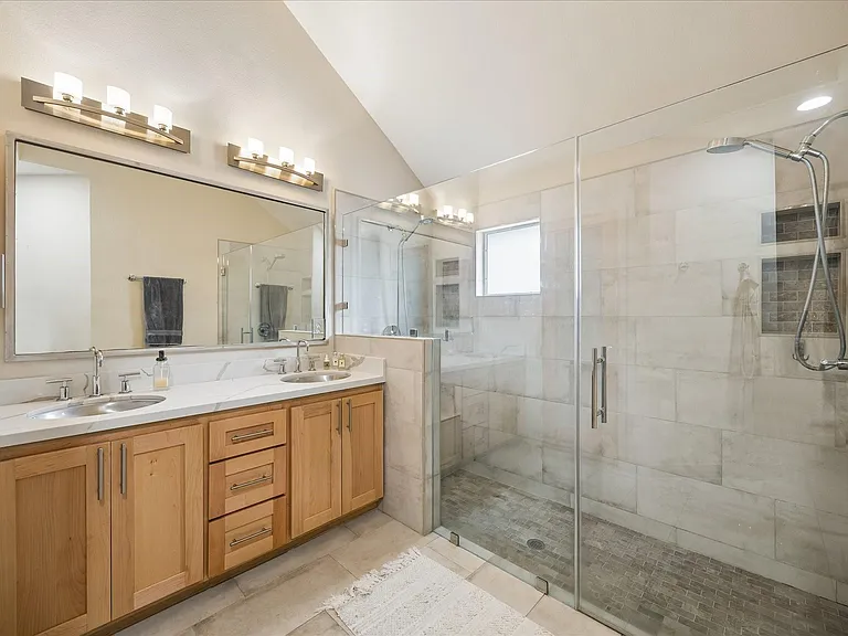 5218 Petty St #F — Photo 17