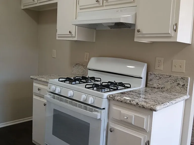 17740 Scherzinger Ln — Photo 28