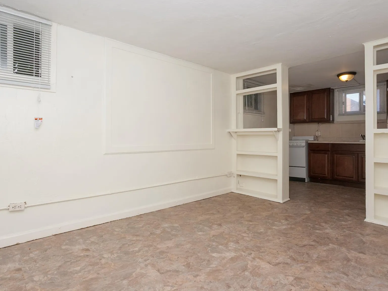 2 bed, 400 sqft, $1,100 — Photo 3