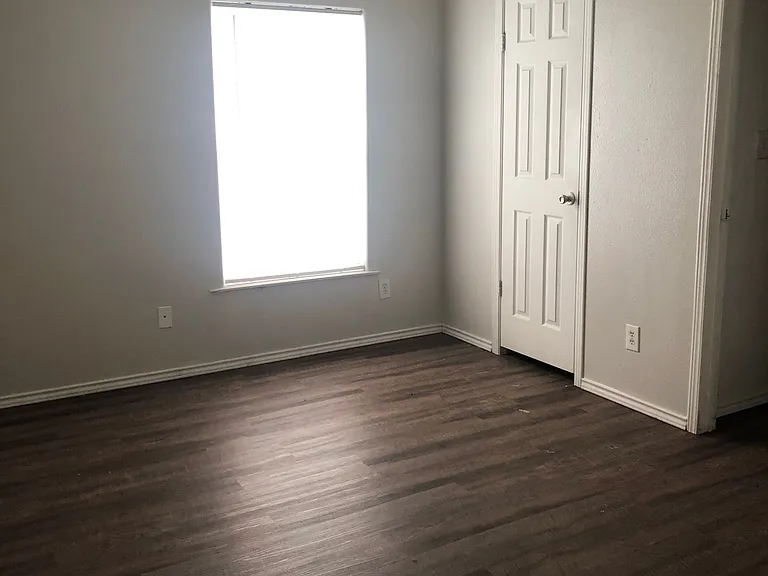 115 Varsity Dr — Photo 10