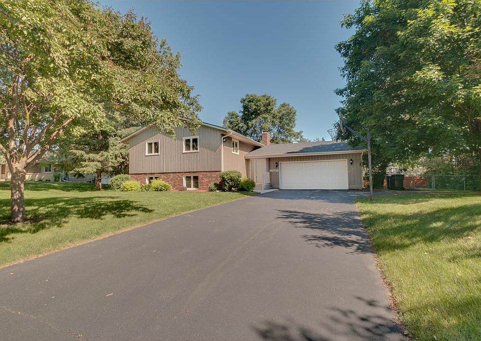 1st image of 17220 14th Ave N