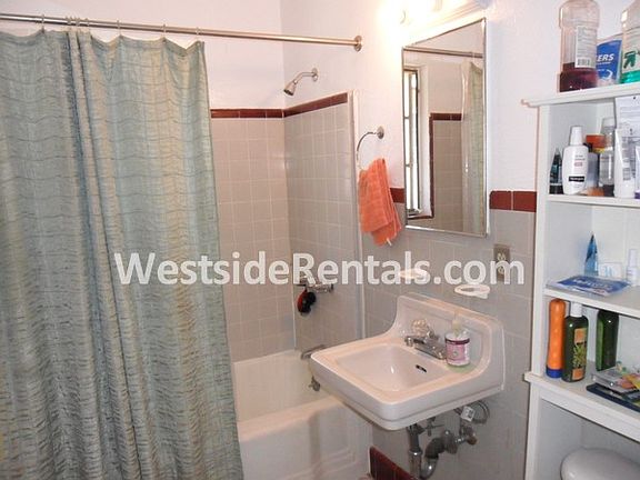 4th image of 11954 Moorpark St APT 5