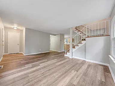 1702 Elbert Dr — Photo 3