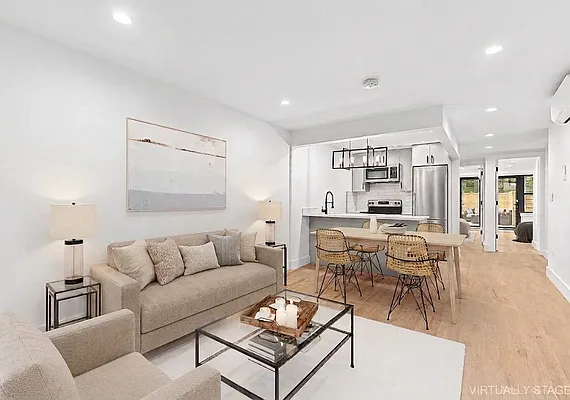 Living room, photo 1