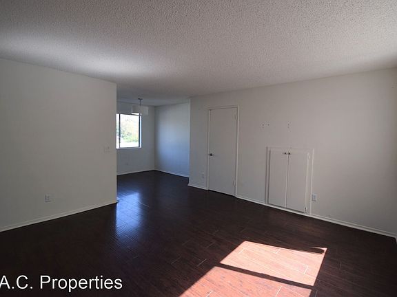 2nd image of 12338 Oxnard St #16983902