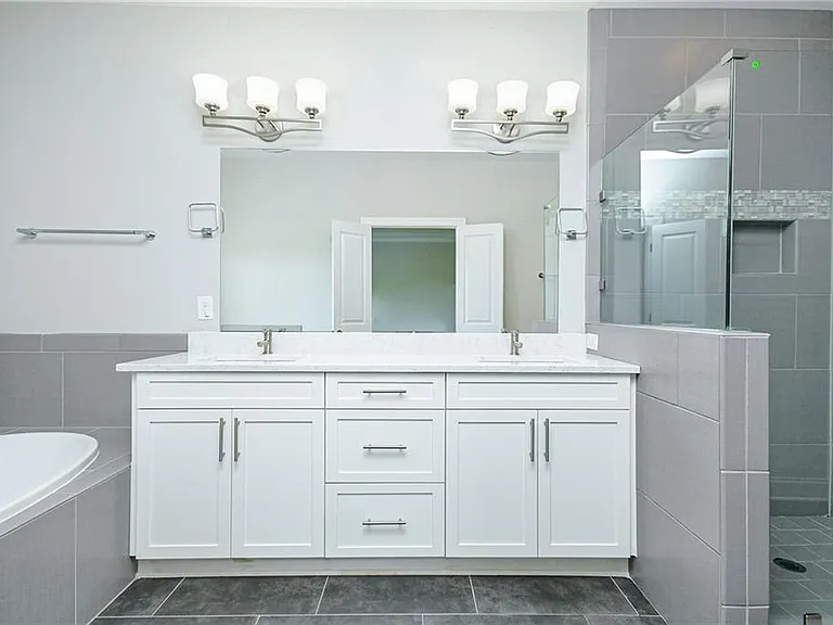 1299 Linden Ct NE — Photo 33