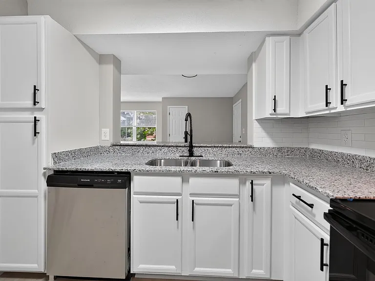 Spring Branch Apartments — Photo 47