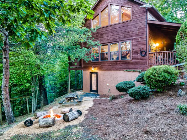 2306 Wooddale Way, Pigeon Forge, TN 37876