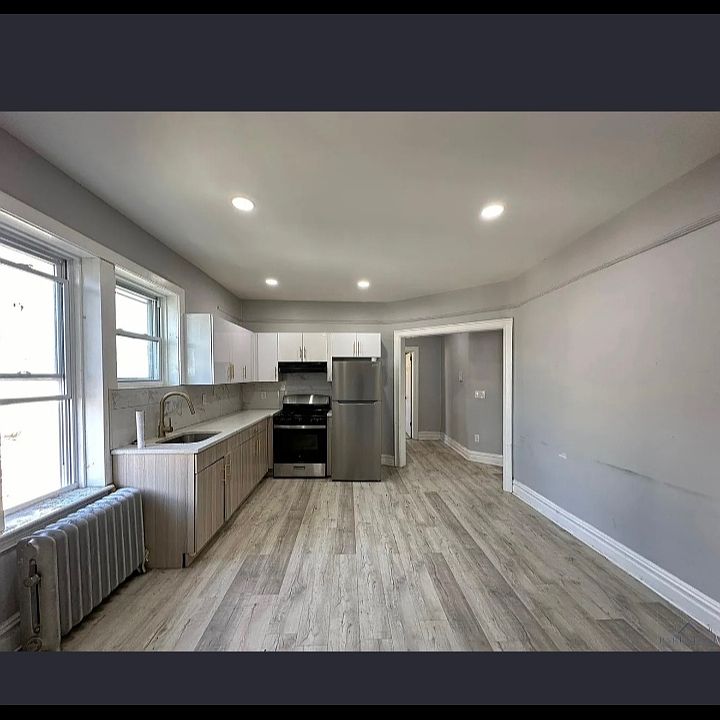 1st image of 320 Summit Ave #14A