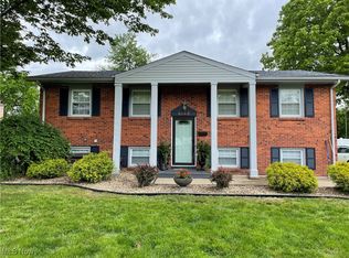 6060 Sheridan Rd, Youngstown, OH 44514