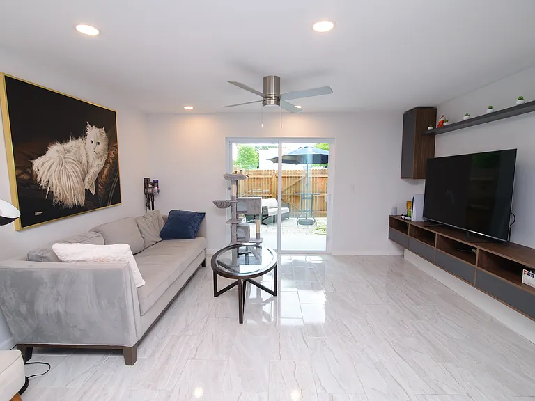 2826 Somerset Park Dr — Photo 1