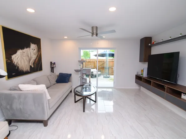 2826 Somerset Park Dr, Tampa, FL 33613