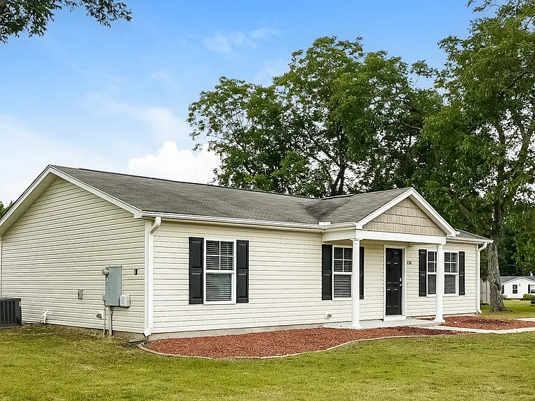 138 Johnston Farms Dr — Photo 3