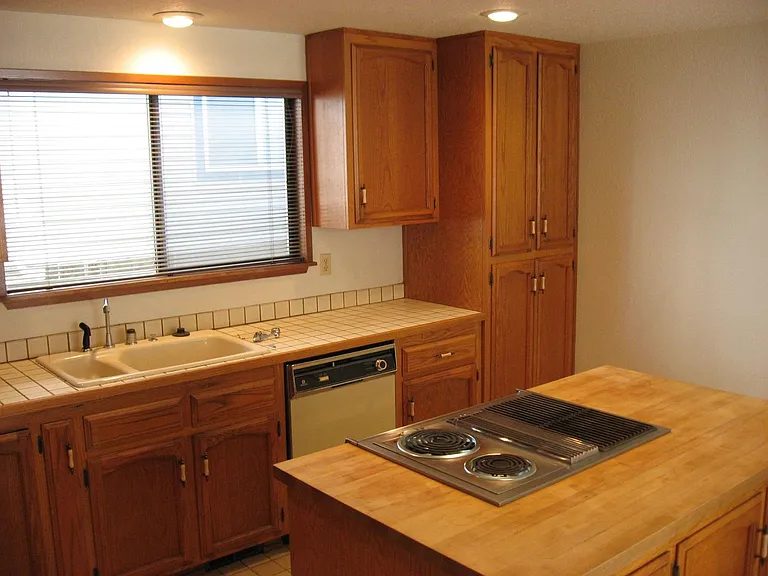 824 Jensen Duplex — Photo 12