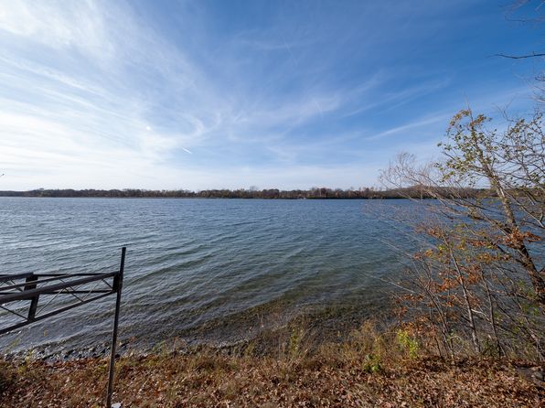 2575 Lake Elmo Ave N