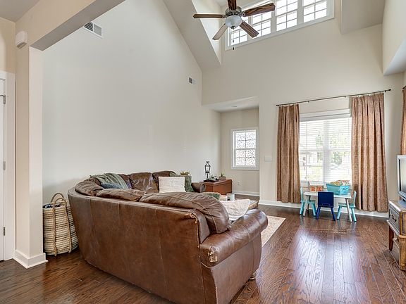 5th image of 205 Smith Glen Dr