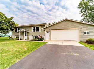 W8084 Fairview St, Onalaska, WI 54650