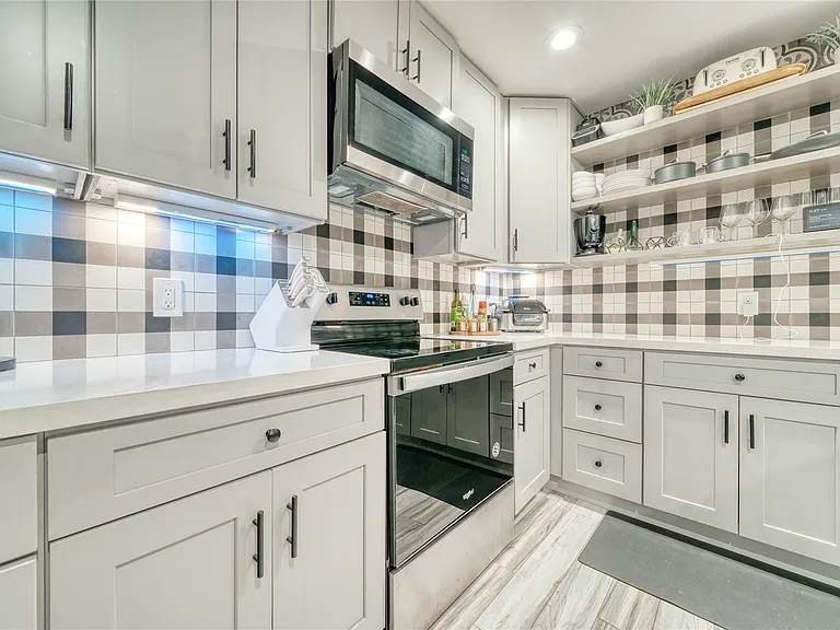 5911 Dawnridge Dr — Photo 20