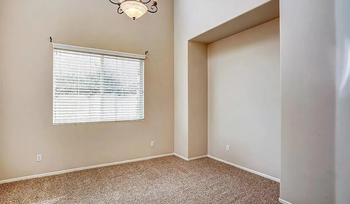 6 bed, 5.5 bath, 3430 sqft, $4,200 — Photo 4