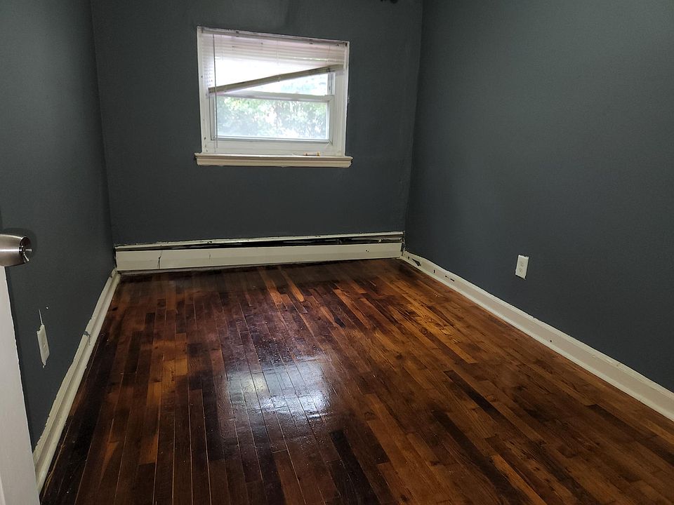1st image of 3667 Laconia Ave #1
