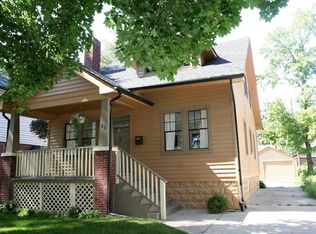 53 Wellesley Dr, Pleasant Ridge, MI 48069