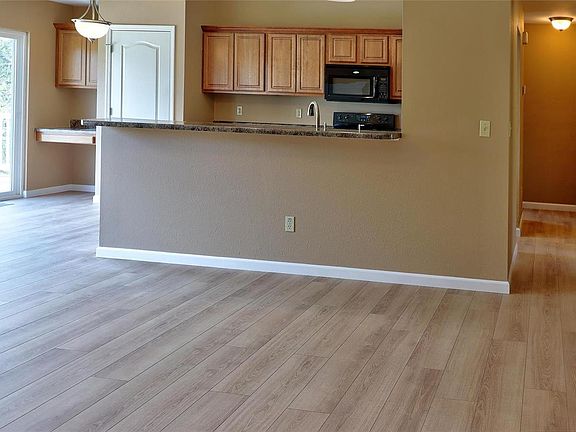 5th image of 19 Cedar Crest Ln