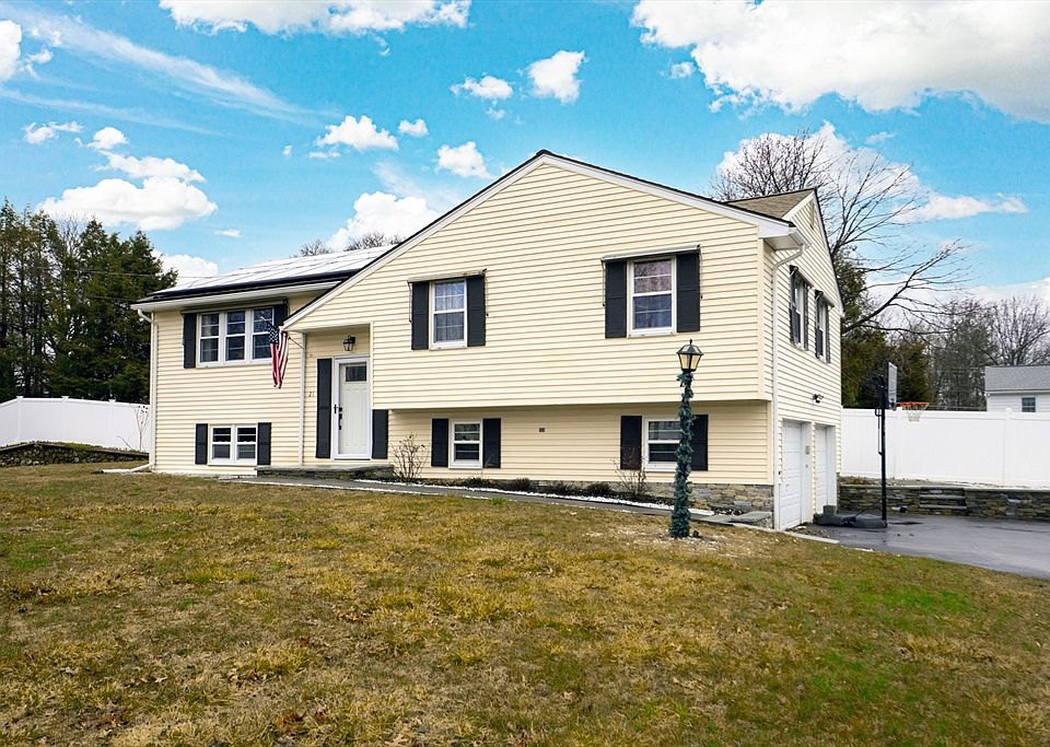 1st image of 21 Taft St
