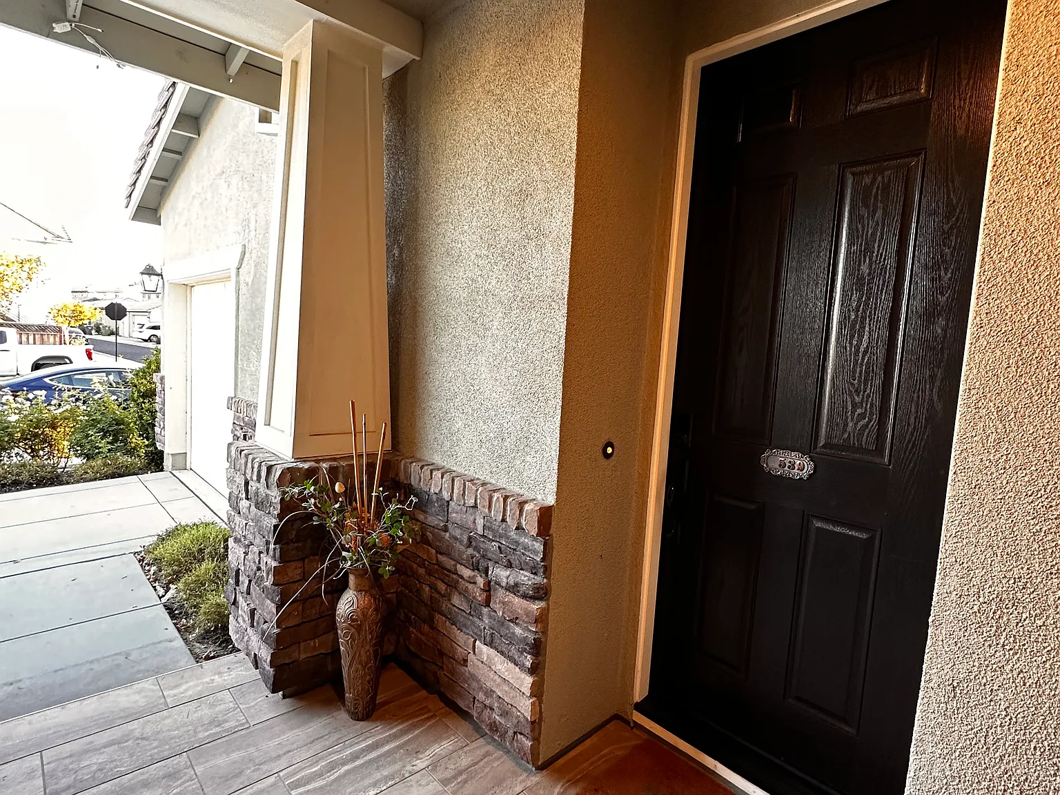 537 W Holt Ave — Photo 1