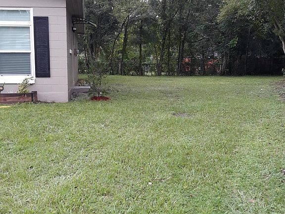 2nd image of 7069 Jacqueline Ct