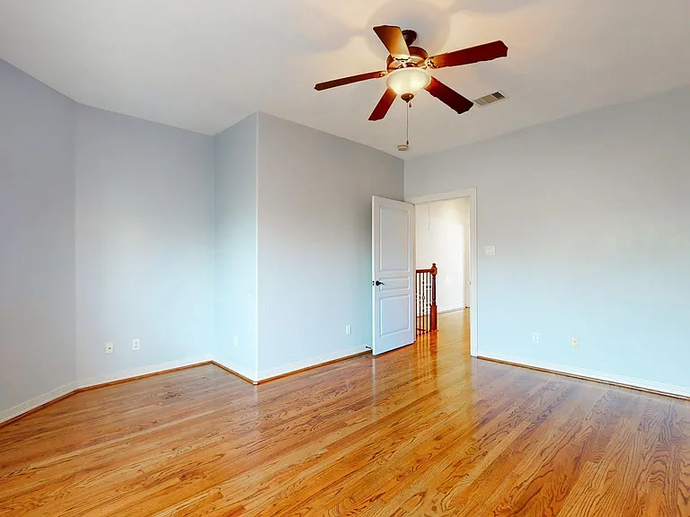 2540 Prospect St #B — Photo 22