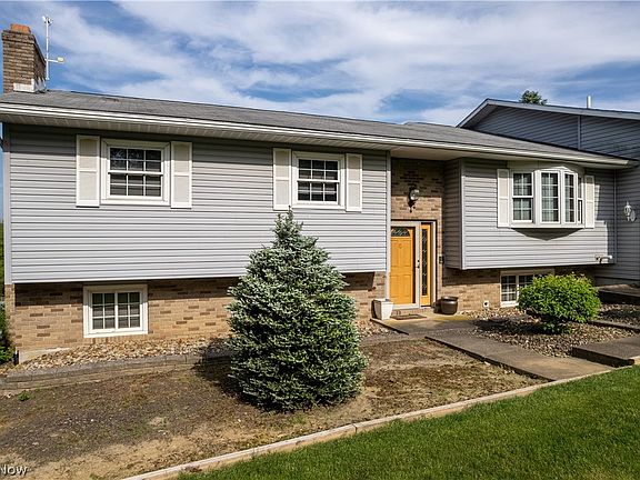 2nd image of 9019 Skylane Dr