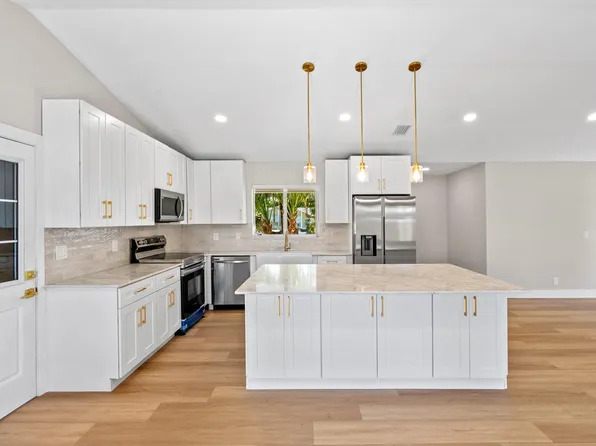 74 Vista Del Rio, Boynton Beach, FL 33426