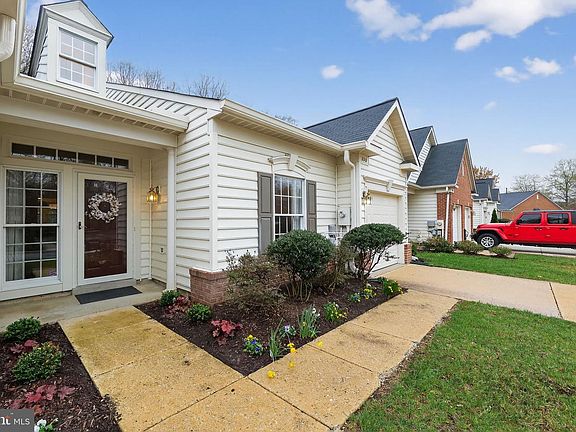 2nd image of 330 Colony Point Pl