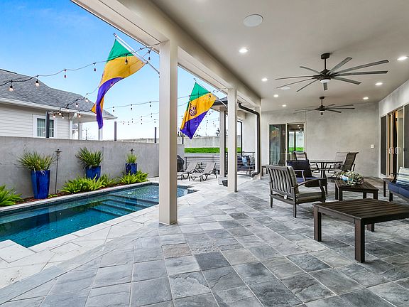 Patio/Pool