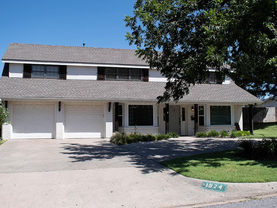 1st image of 1924 N Dogwood Ln
