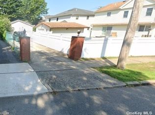 414 1st Ave, New Hyde Park, NY 11040