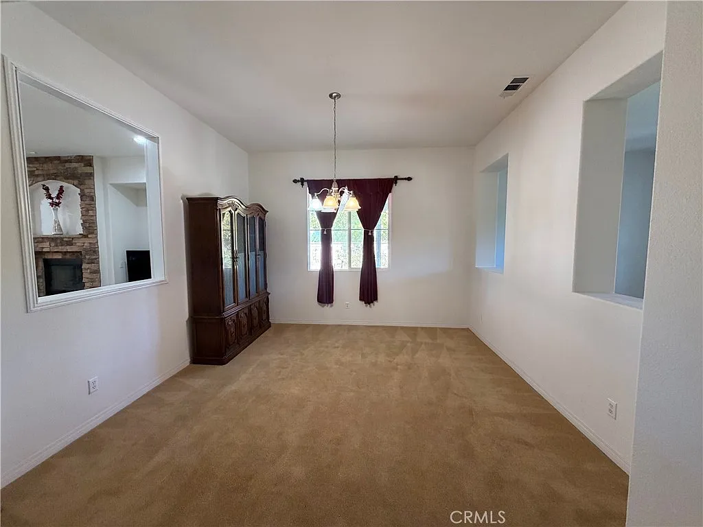 4 bed, 3.5 bath, 3229 sqft, $4,900 — Photo 4