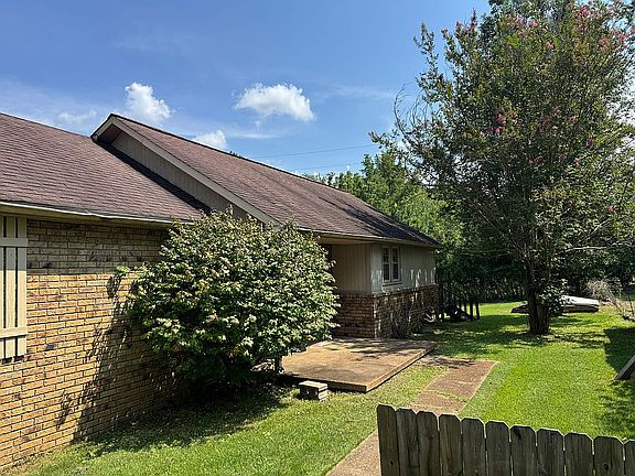 2nd image of 237 Watson St
