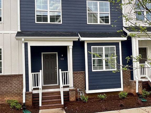 2nd image of 818 Laurel Gate Dr