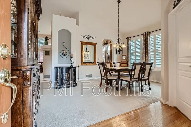 3 bed, 3.0 bath, 2726 sqft, $3,137 — Photo 4
